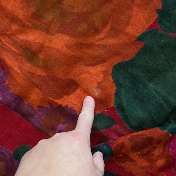 Guy LaRoche Scarf - Picture 5 of 5